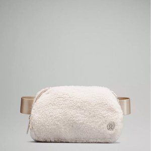 Lululemon Everywhere Fleece Belt Bag